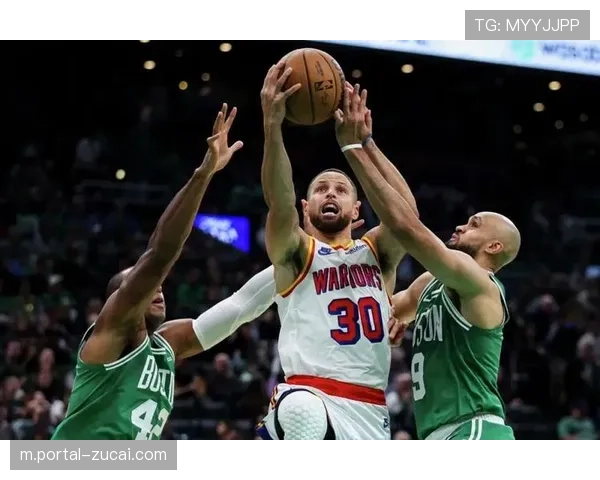 凯尔特人进攻体系层次丰富 内外线结合战术让对手难以防范